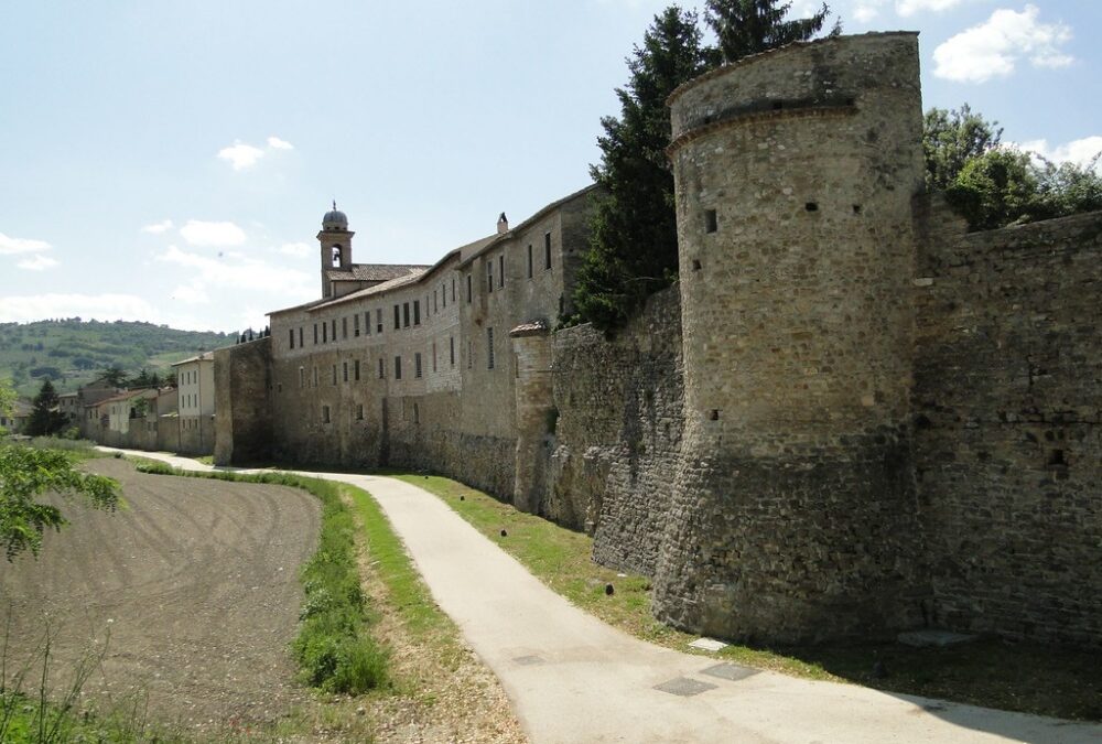 Mura che circondano il borgo di Bevagna